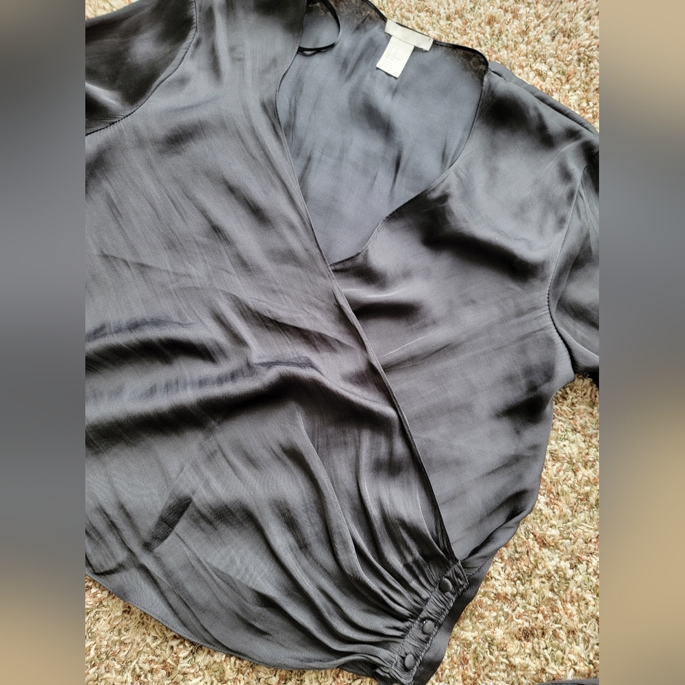 Silky cropped blouse